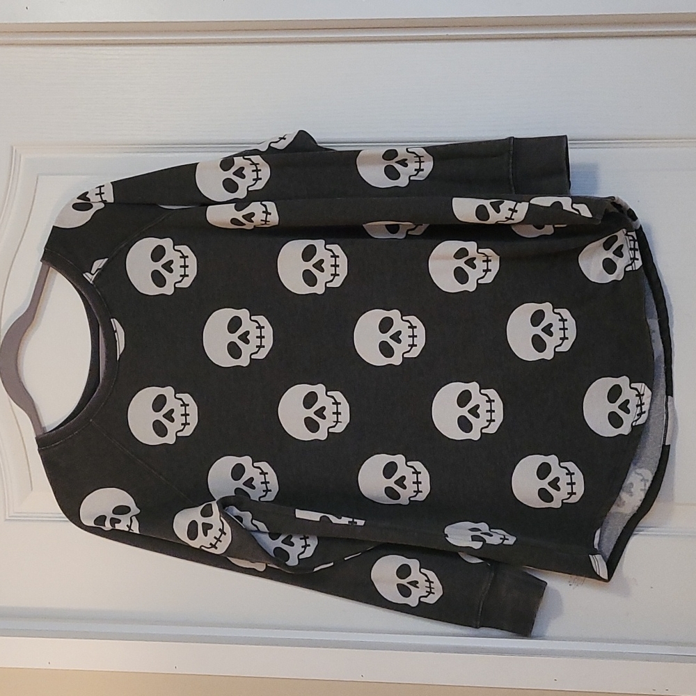 Size 00 Torrid Skull tunic